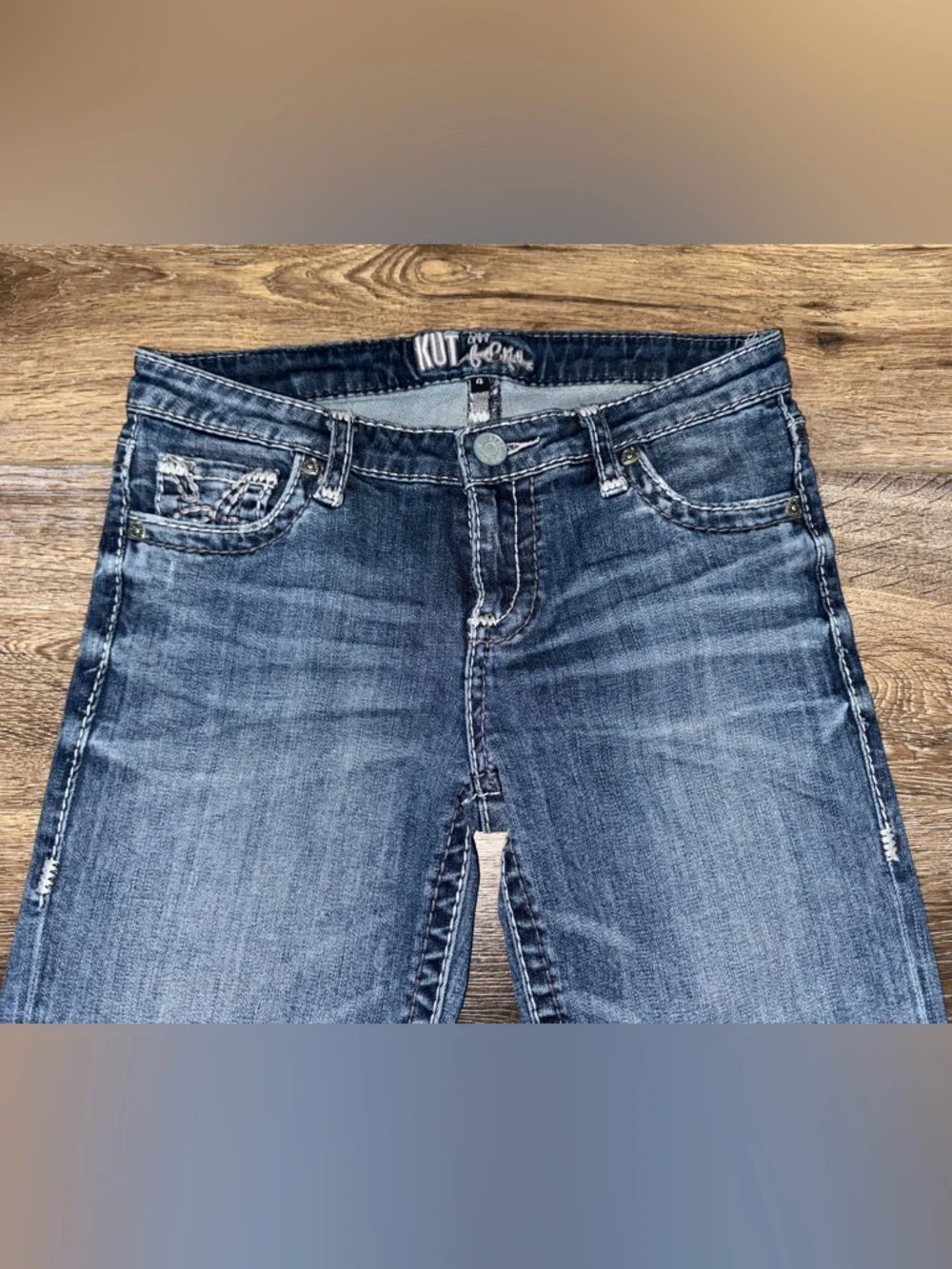 Kut From The Kloth Medium Wash Distressed Bermuda Shorts Size 4 - Picture 4 of 11